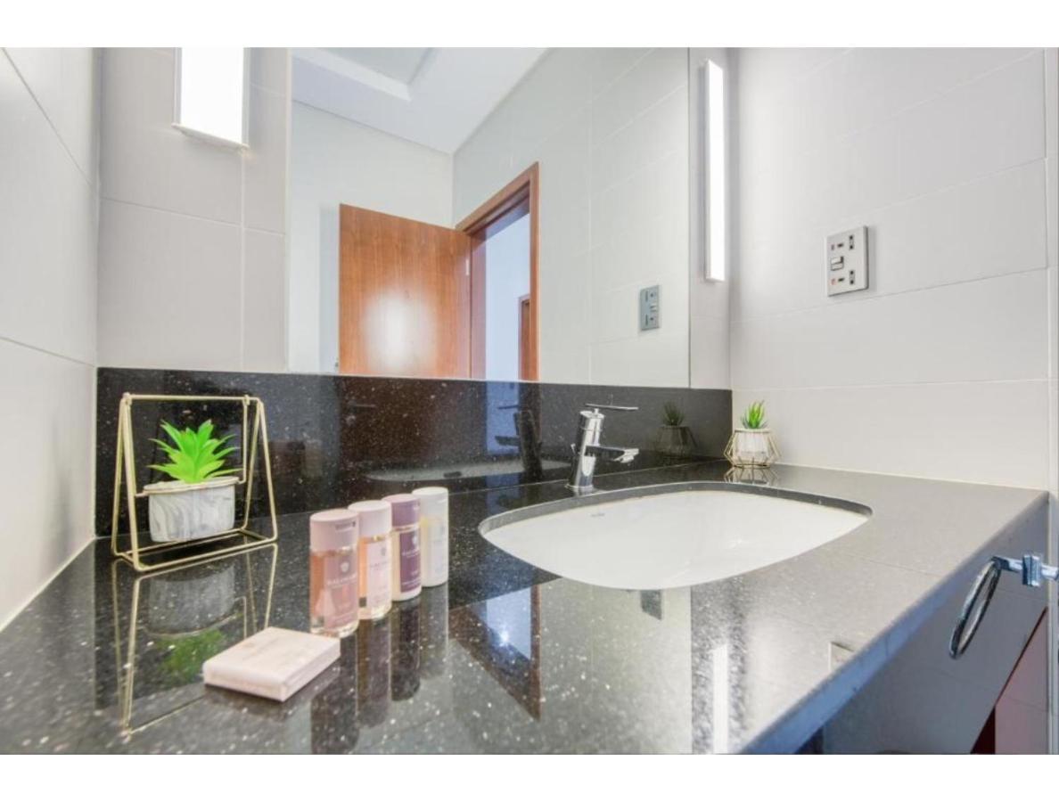 The Penthouse Near Burj Khalifa And Dubai Mall ภายนอก รูปภาพ